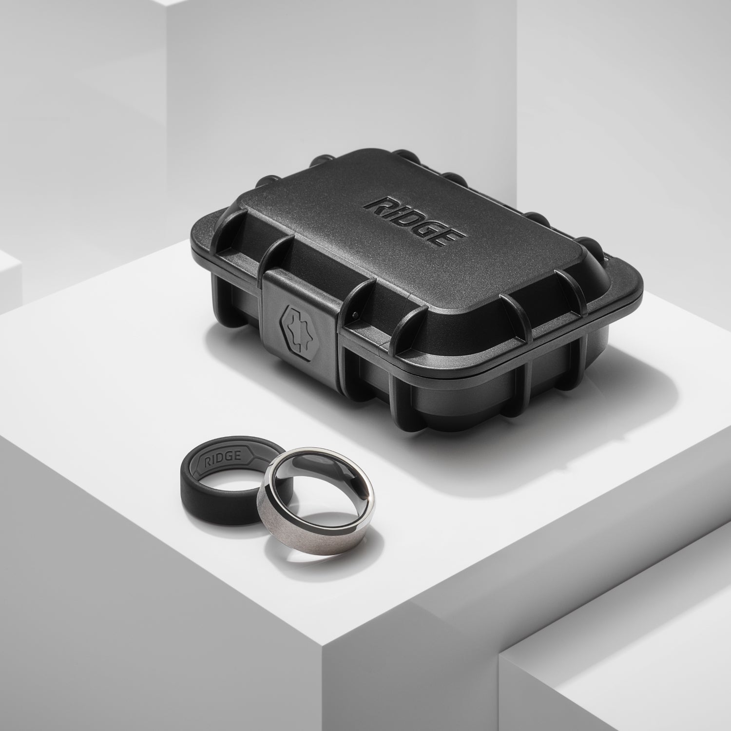 Ridge 8mm Beveled Ring Set - Platinum | Tantalum